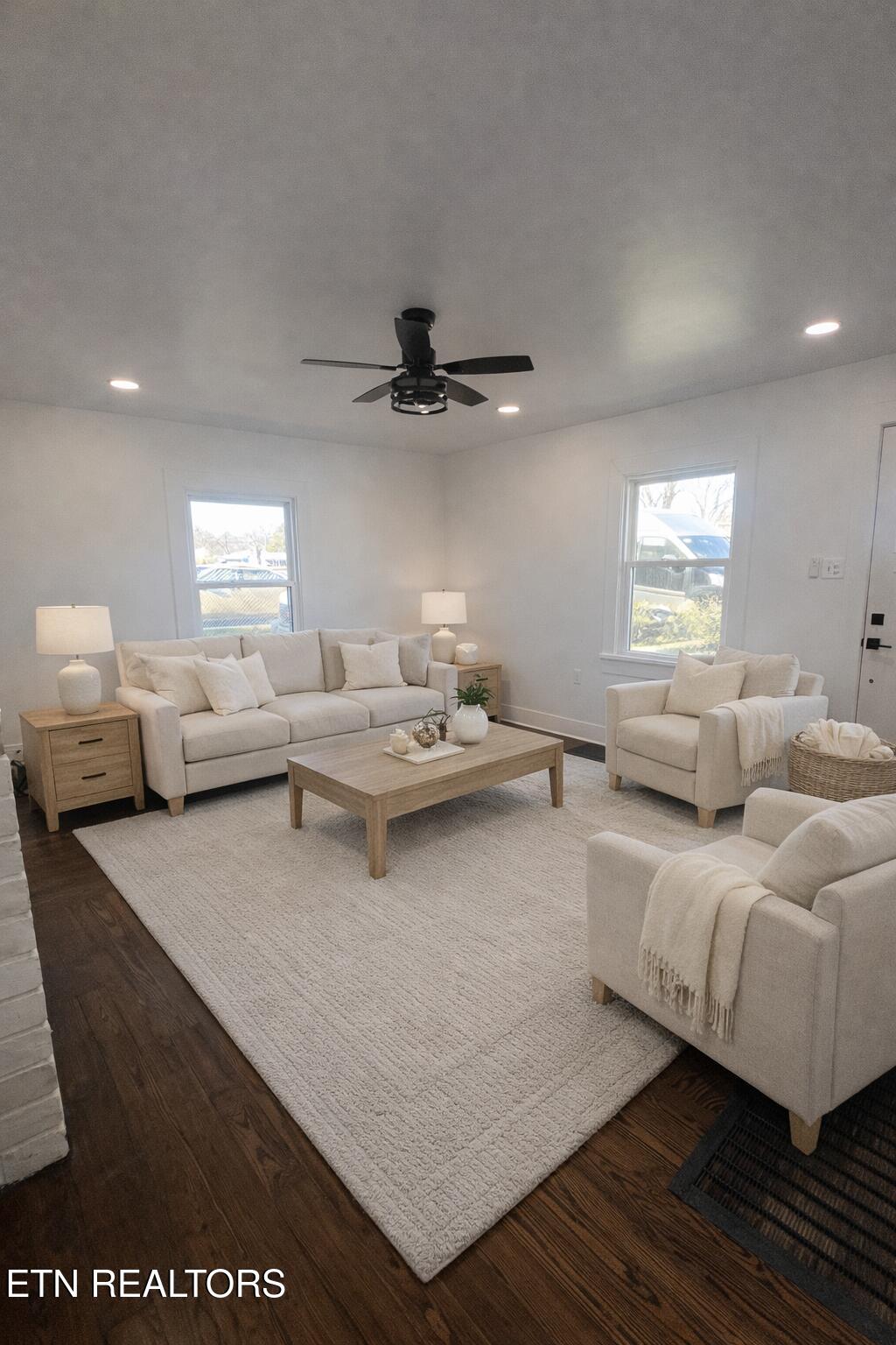 315 Meadow View Road Knoxville, TN 37914 - Photo 5 of 32 Virtually staged LR
