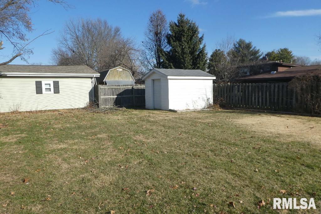 2452 Arrowhead Drive Springfield, IL 62702 - Photo 14 of 15