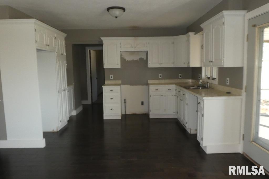 2452 Arrowhead Drive Springfield, IL 62702 - Photo 5 of 15
