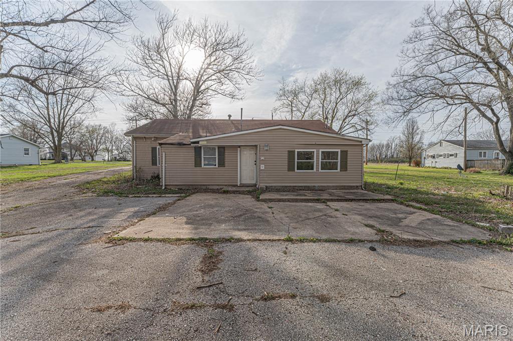 806 North Galloway Road Vandalia, MO 63382 - Photo 32 of 34