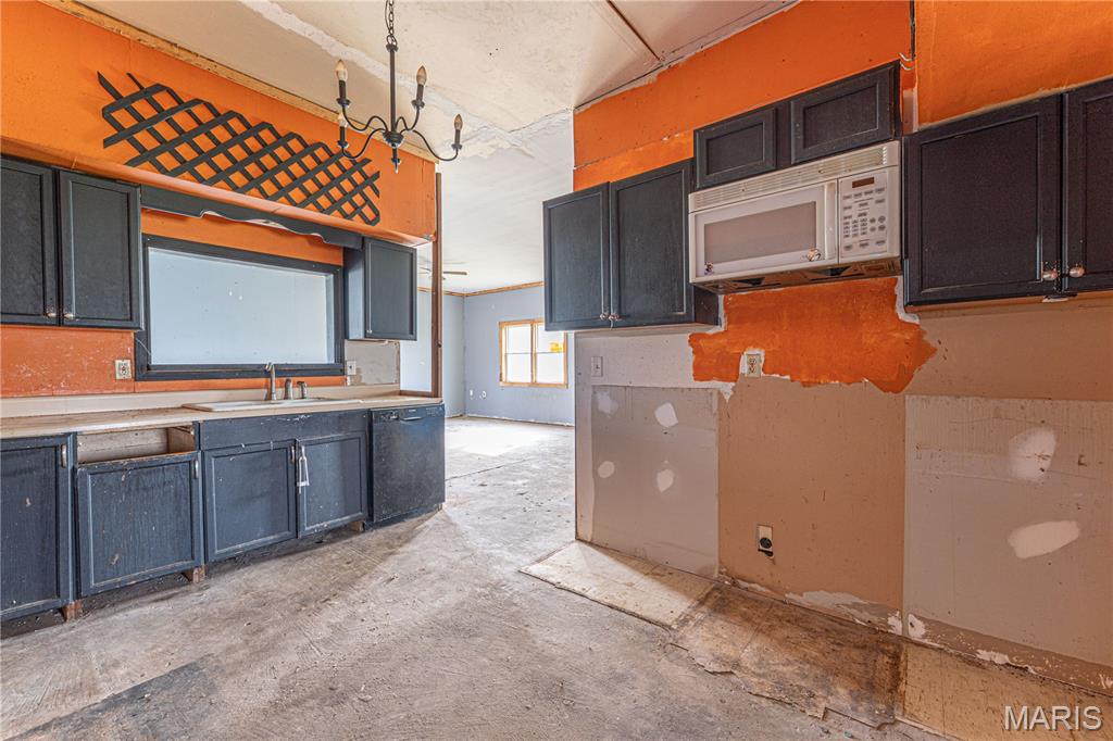 806 North Galloway Road Vandalia, MO 63382 - Photo 10 of 34