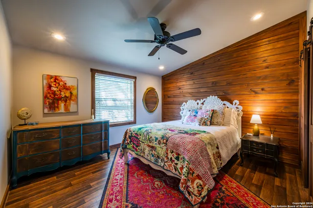 $1,650,000 | 10 Das Landing Lane, Fredericksburg, TX 78624