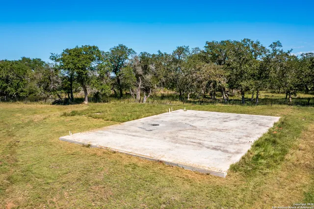 $1,650,000 | 10 Das Landing Lane, Fredericksburg, TX 78624