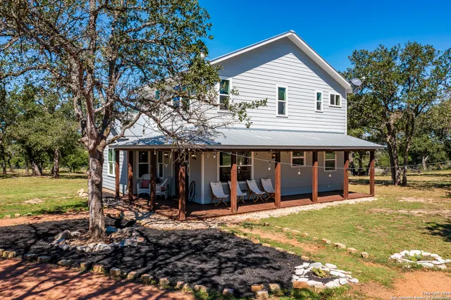 $1,650,000 | 10 Das Landing Lane, Fredericksburg, TX 78624