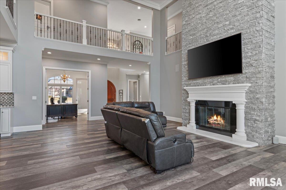 1909 Fieldstone Court Chatham, IL 62629 - Photo 9 of 95