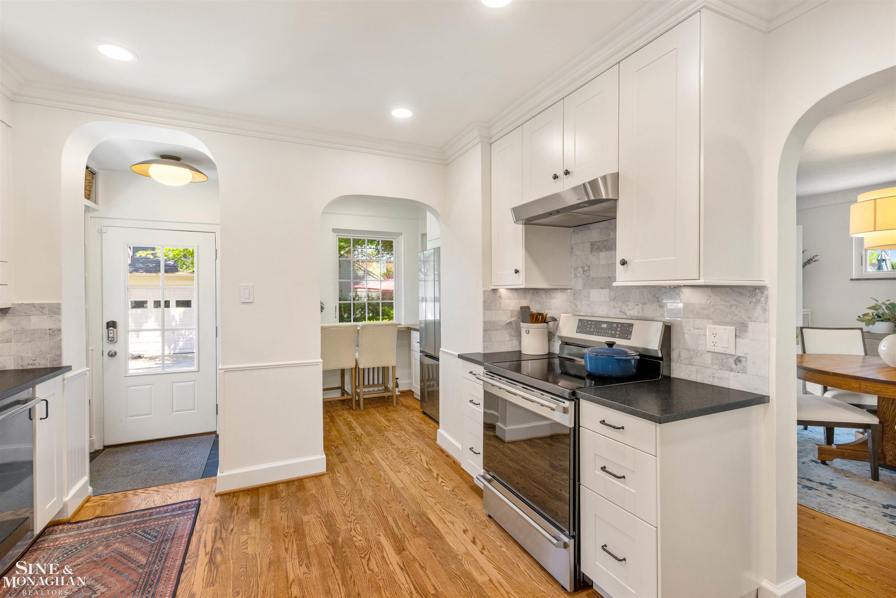 1382 Harvard Road Grosse Pointe, MI 48230 - Photo 14 of 45 50144301-12f7c5f0-37a6-4056-9c3c-3fe962a929a9.JPG