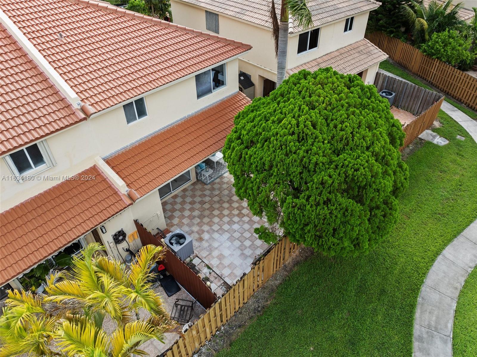 7425 Southwest 164th Court Miami, FL 33193 - Photo 26 of 33