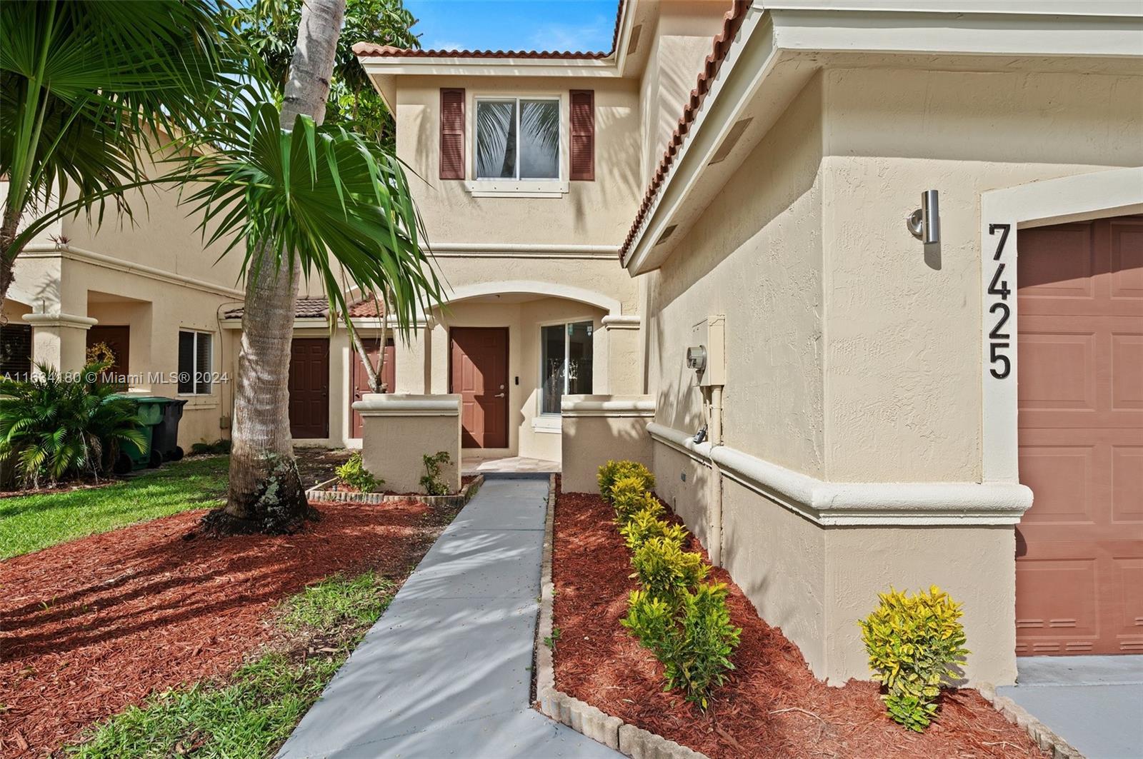 7425 Southwest 164th Court Miami, FL 33193 - Photo 6 of 33