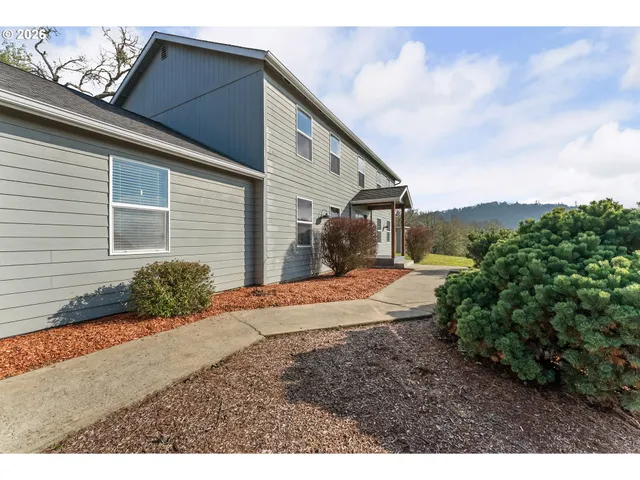 $549,500 | 3257 Northeast Follett Street, Roseburg, OR 97470