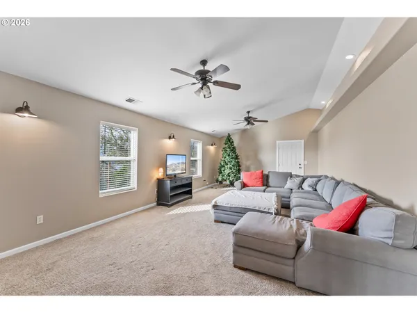 $535,000 | 3257 Northeast Follett Street, Roseburg, OR 97470