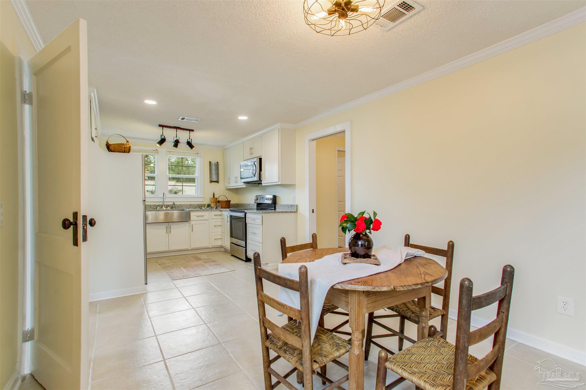 6625 Ravine Street Milton, FL 32570 - Photo 8 of 34 Gallery Image 8