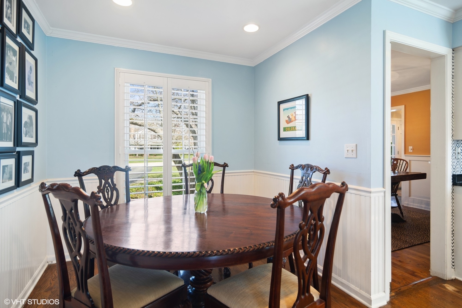 1333 West Deerpath Road Lake Forest, IL 60045 - Photo 5 of 22 a view of a dining room with furniture