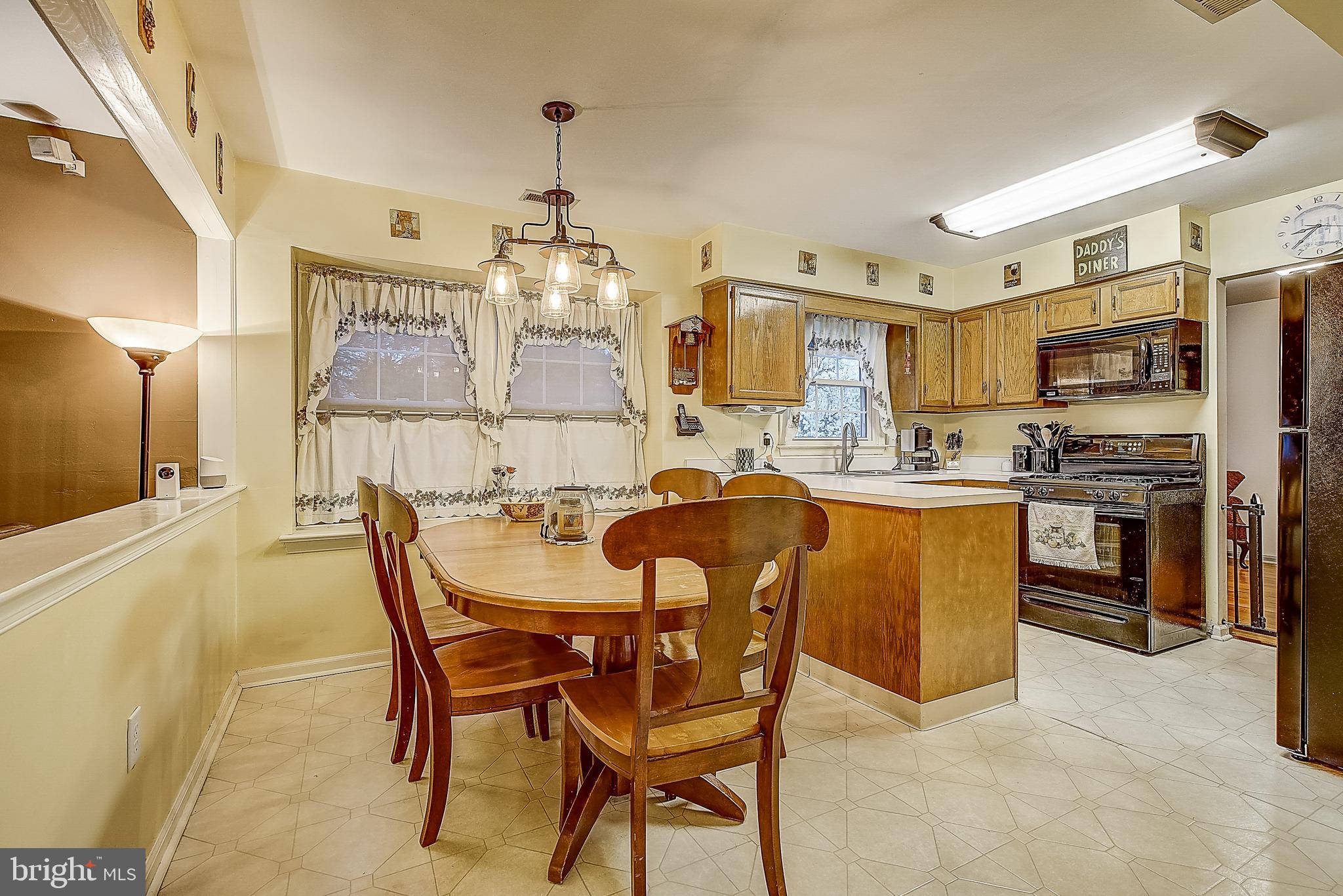 19 Constitution Road Sewell, NJ 08080 - Photo 8 of 31 Gallery Image 8