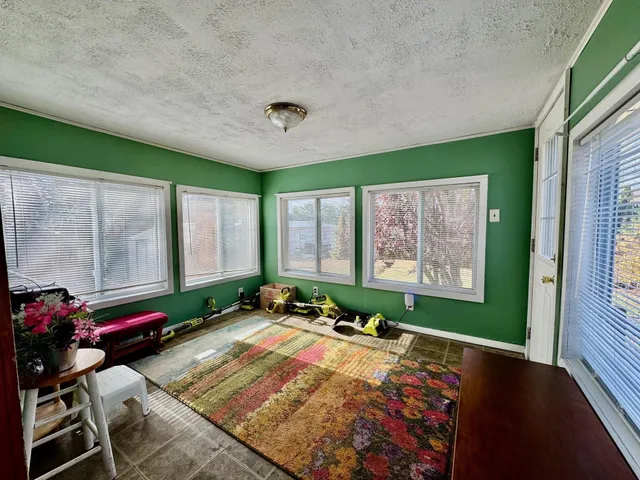 $109,900 | 4 Earl Avenue, Winchester, NH 03470