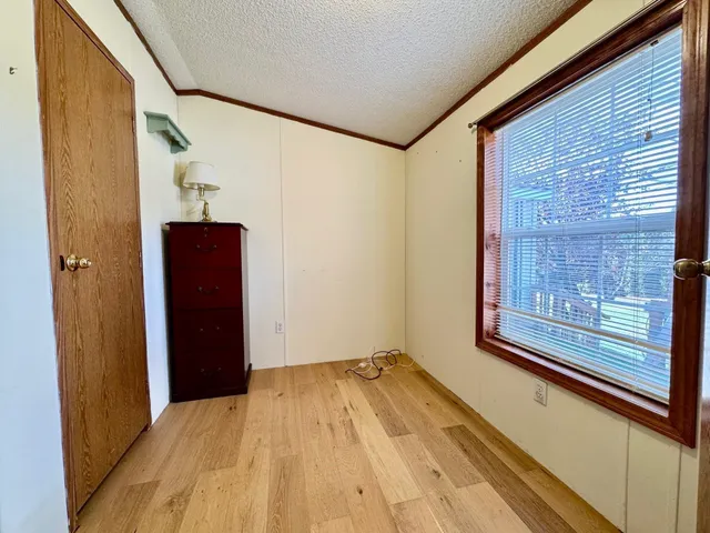 $109,900 | 4 Earl Avenue, Winchester, NH 03470