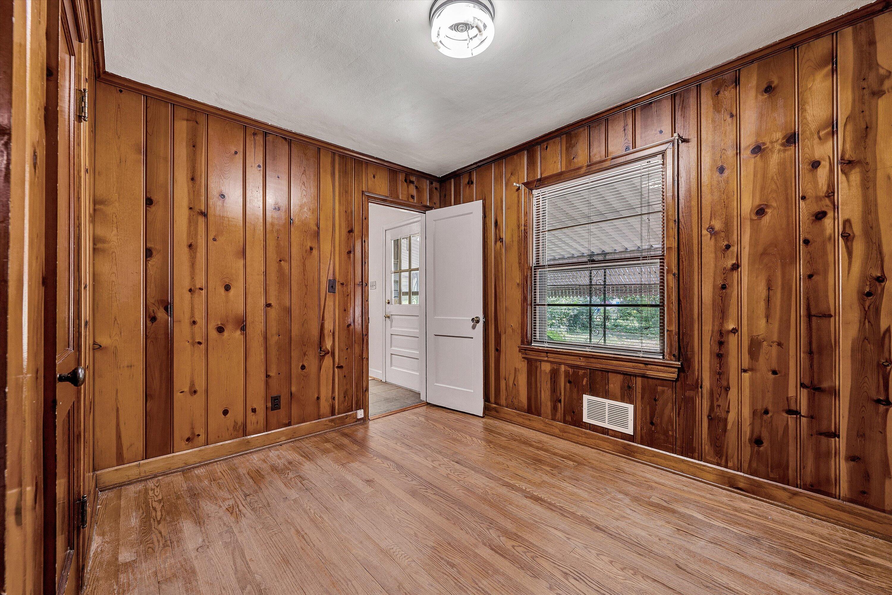 5219 Hearthstone Road Roanoke, VA 24012 - Photo 7 of 26 10-DSC05038