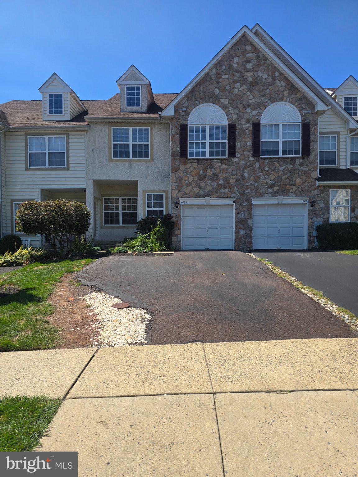 4624 Old Oak Road Doylestown, PA 18902 - Photo 2 of 20 Gallery Image 2