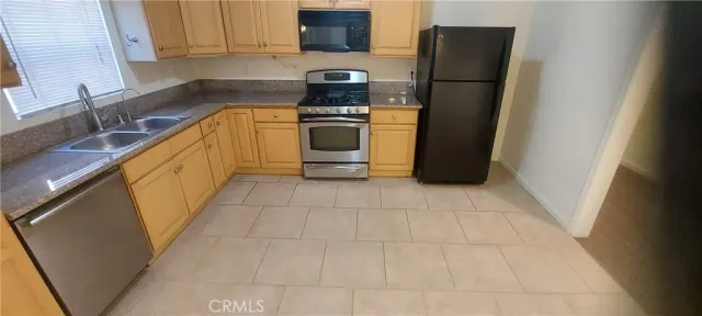 $2,795 | 2818 South Bronson Avenue, Unit B, Los Angeles, CA 90018