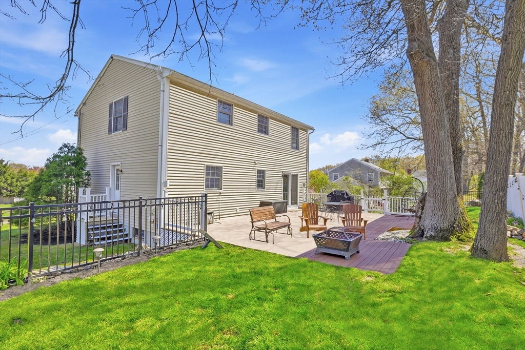 23 Bellmore Road Framingham, MA 01702 - Photo 2 of 37