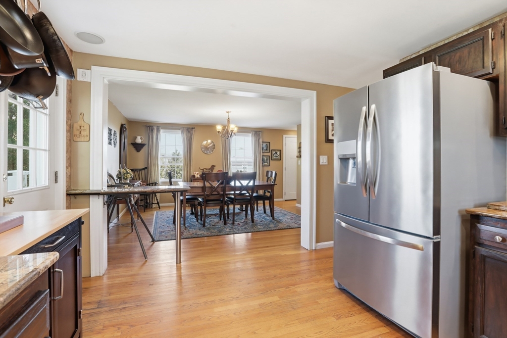 23 Bellmore Road Framingham, MA 01702 - Photo 7 of 37