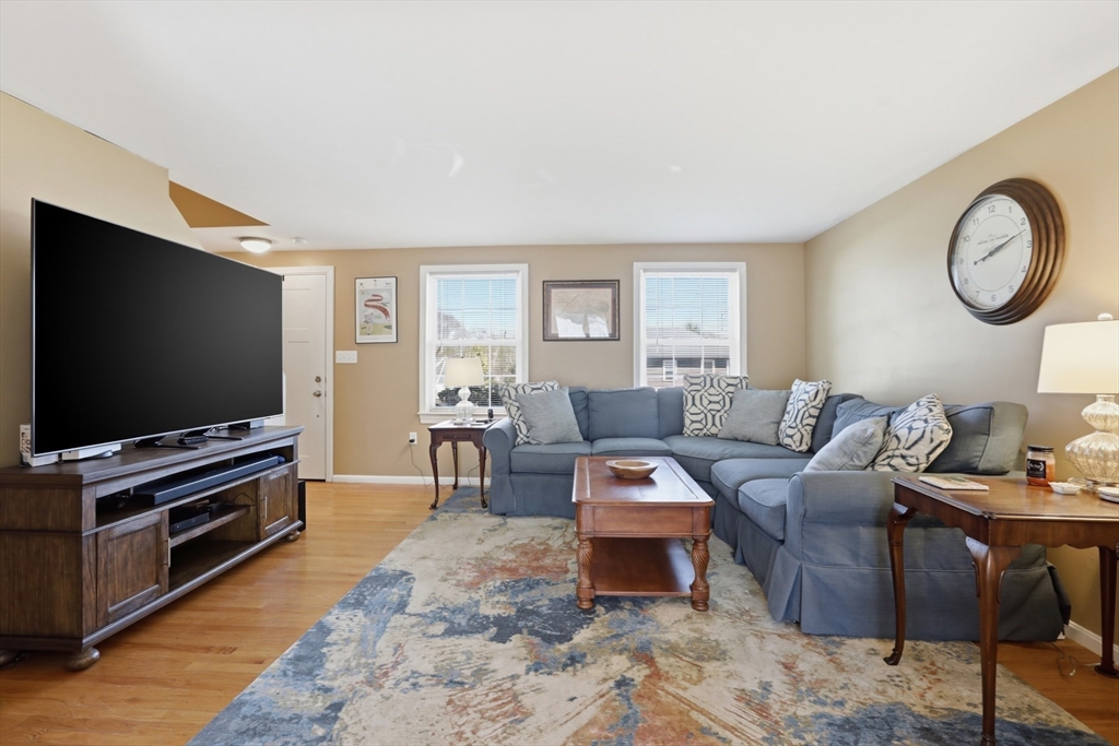 23 Bellmore Road Framingham, MA 01702 - Photo 10 of 37
