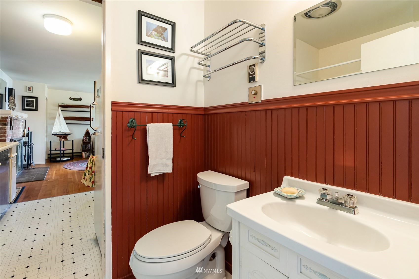 2964 North Shore Road Bellingham, WA 98226 - Photo 28 of 40 a bathroom with a sink a toilet and shower