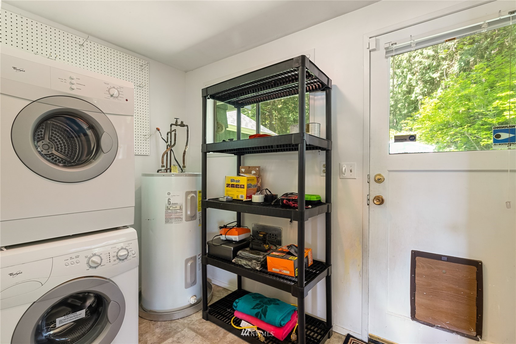 2964 North Shore Road Bellingham, WA 98226 - Photo 29 of 40 a view of living room washer and dryer