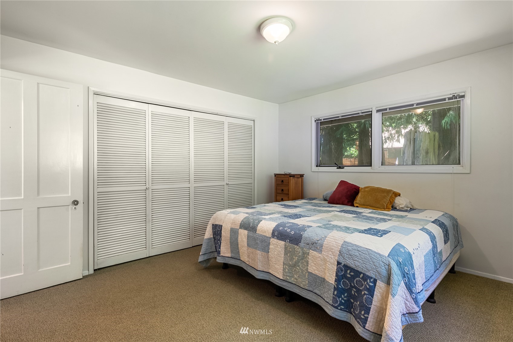 2964 North Shore Road Bellingham, WA 98226 - Photo 31 of 40 a bedroom with a bed and a window