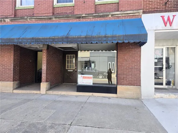 a view of a building entrance
