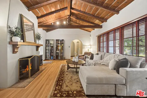 $1,899,000 | 11325 Sunshine Terrace, Studio City, CA 91604