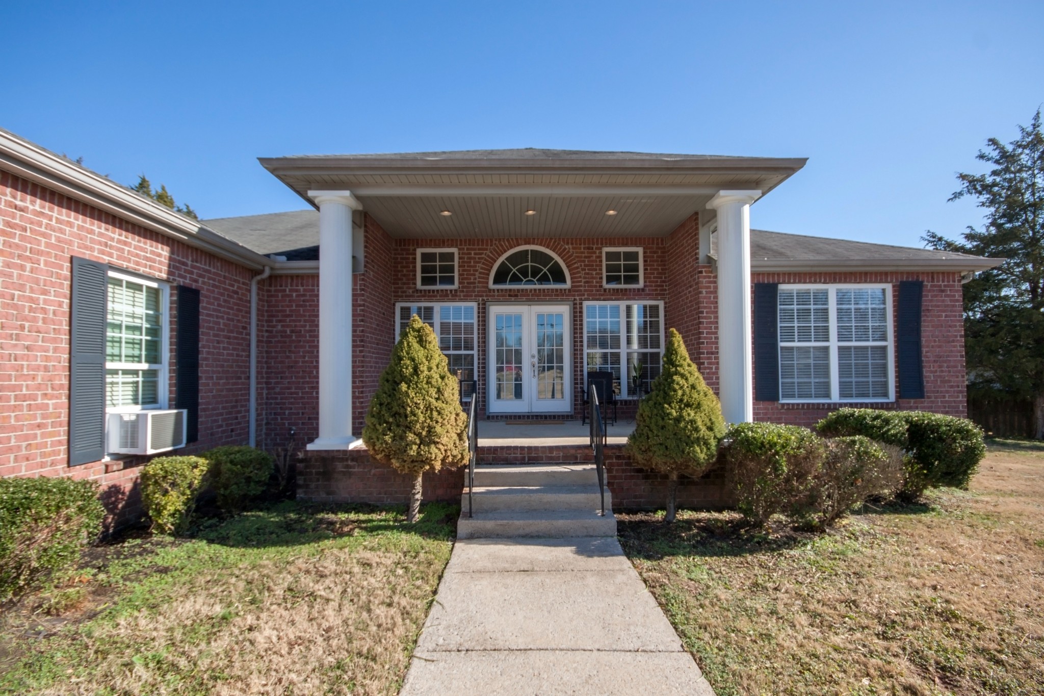 524 Windy Road Mount Juliet, TN 37122 - Photo 2 of 35 a front view of a house with garden