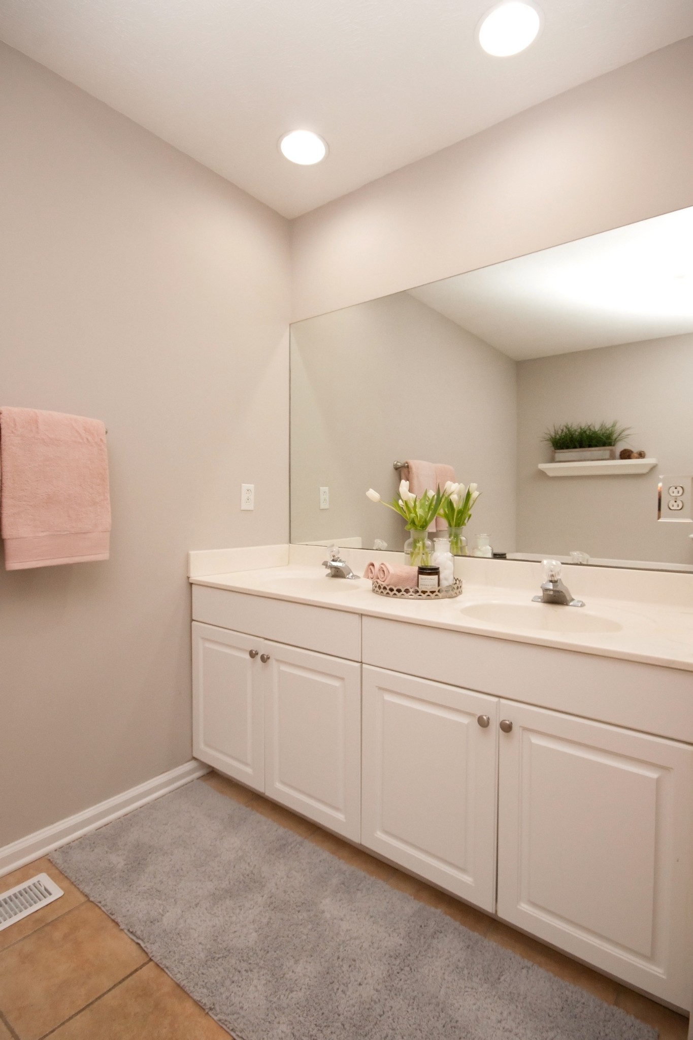 524 Windy Road Mount Juliet, TN 37122 - Photo 19 of 35 a bathroom with a sink and a mirror