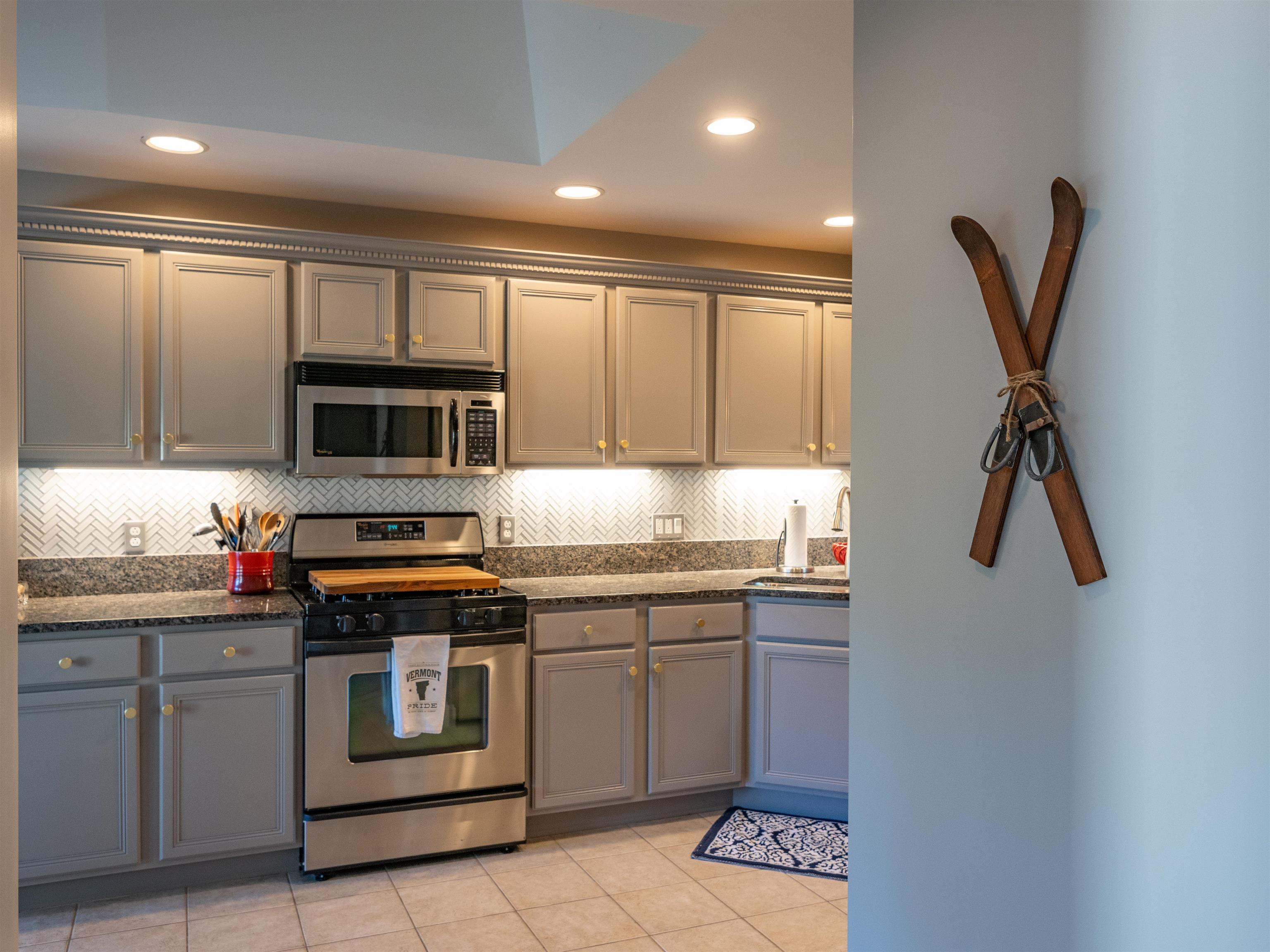 580 Murphys Road, Unit 2A Hartford, VT 05059 - Photo 6 of 40