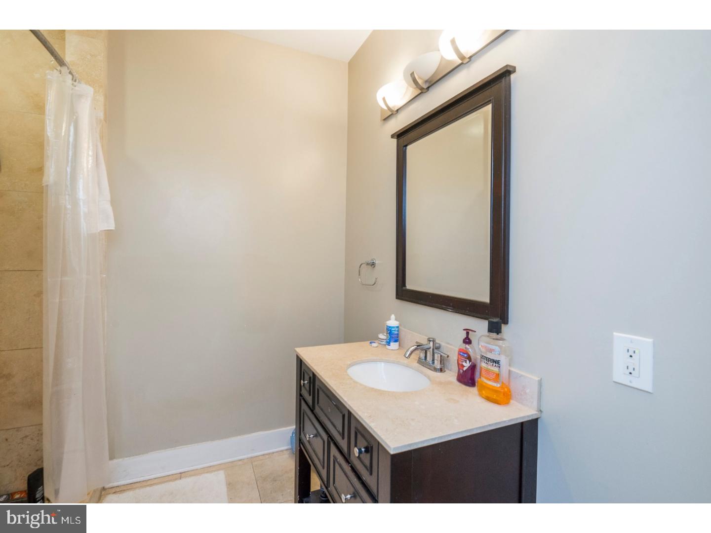 416 Federal Street Philadelphia, PA 19147 - Photo 10 of 21 Bathroom