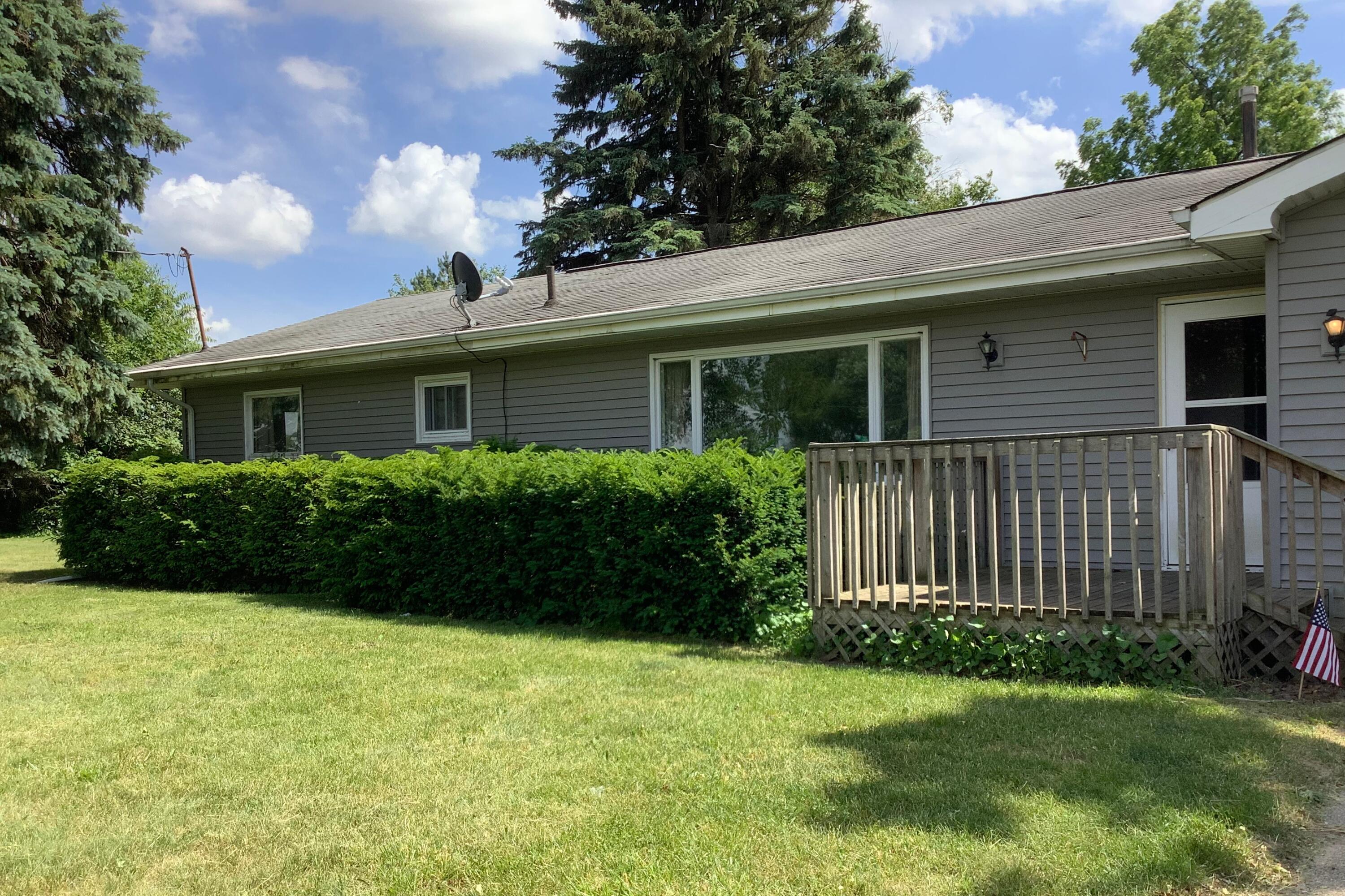 2980 Deaner Road Northeast Edmore, MI 48829 - Photo 2 of 23 20