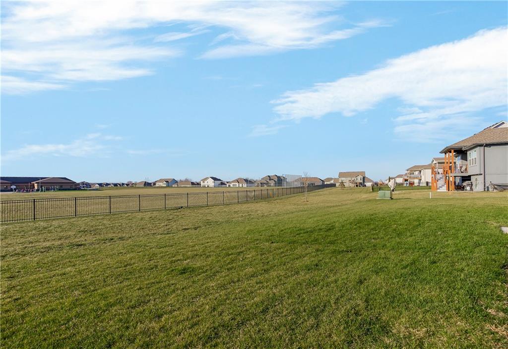 21123 West 186th Ter Spring Hill Spring Hill, KS 66083 - Photo 31 of 34