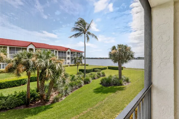 $349,000 | 110 Half Moon Circle, Unit D2, Hypoluxo, FL 33462