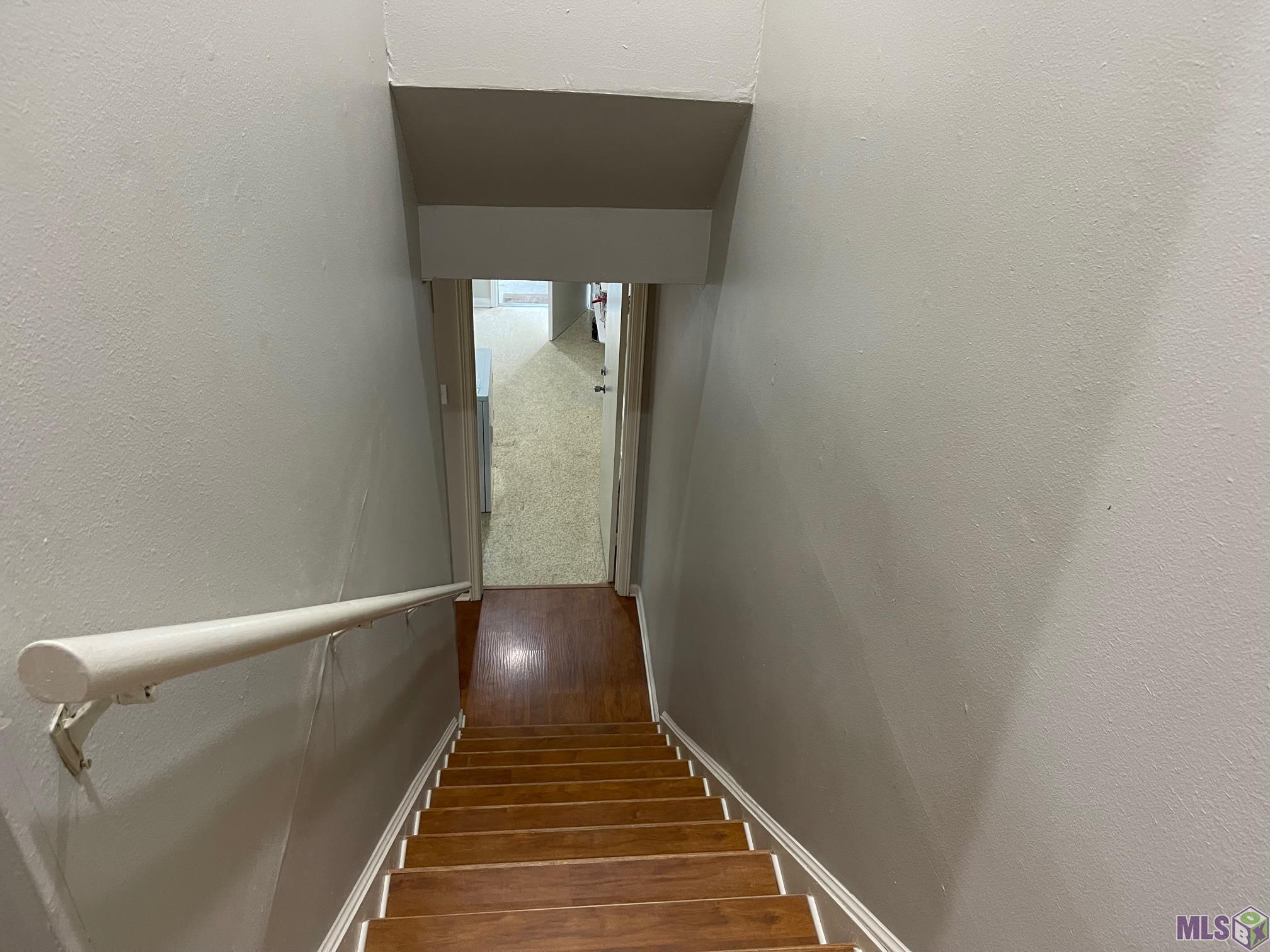 2122 Stonehenge Avenue Baton Rouge, LA 70820 - Photo 13 of 14 stairs