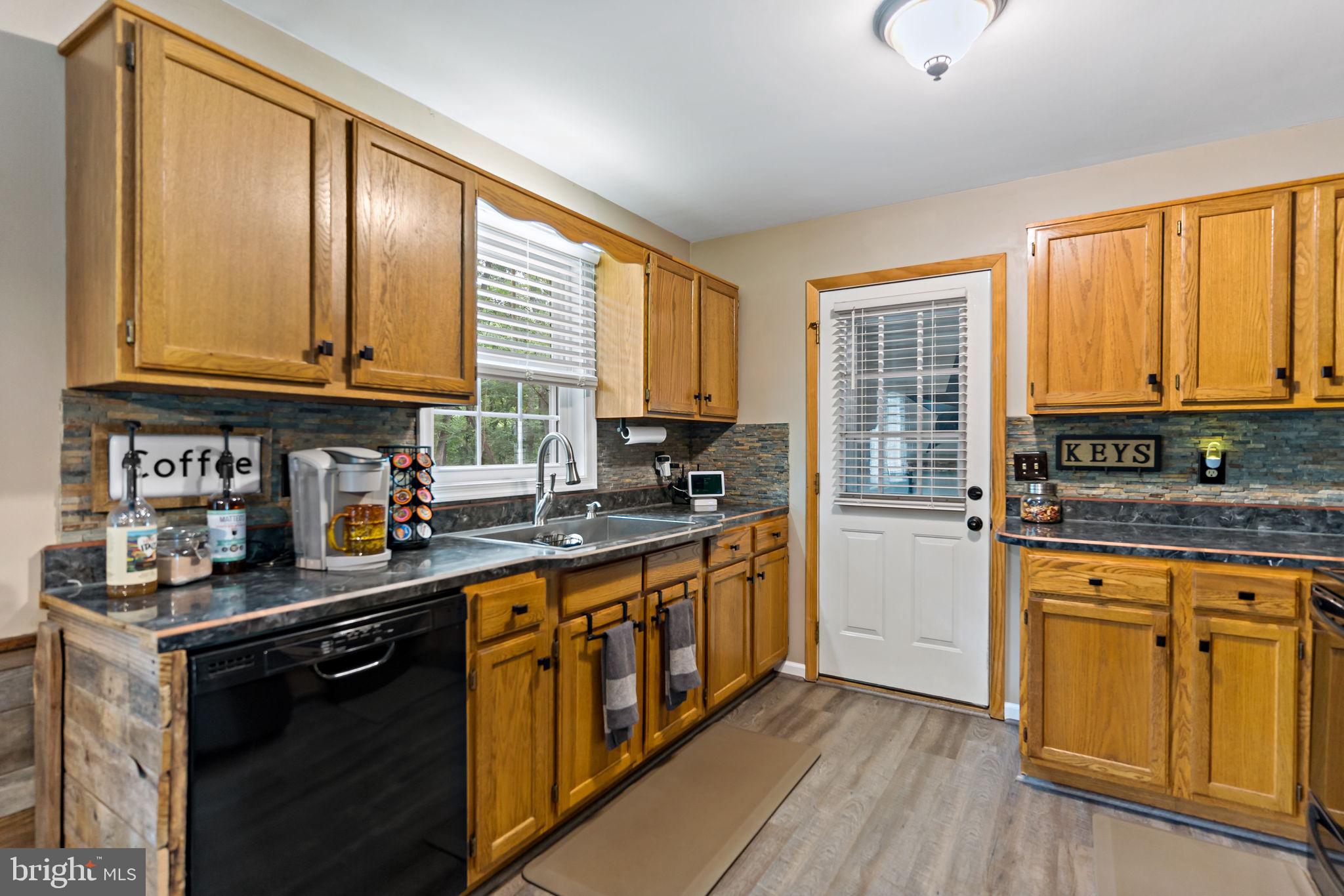 39 Ripple Way Falling Waters, WV 25419 - Photo 8 of 29 Gallery Image 8