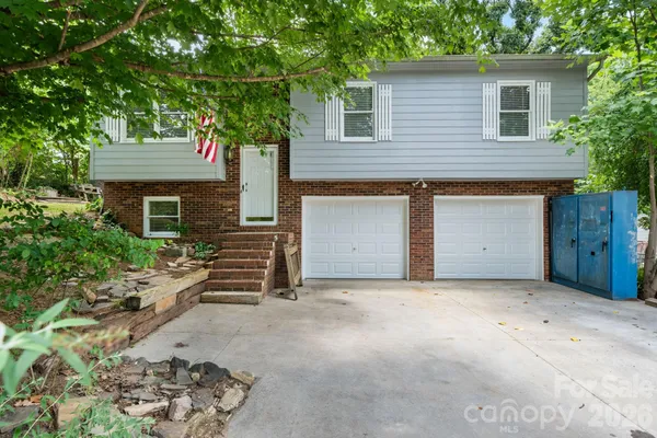 $229,000 | 3579 High W Drive, Lenoir, NC 28645