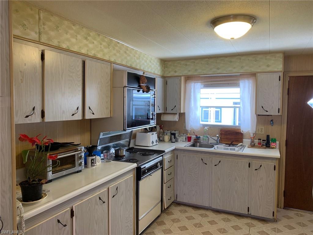 473 Riviera Boulevard West Naples, FL 34112 - Photo 8 of 18 Gallery Image 8