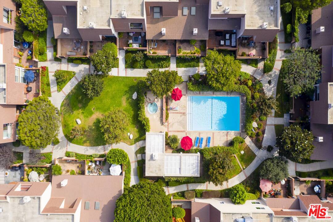 13035 Mindanao Way, Unit 2 Marina del Rey, CA 90292 - Photo 26 of 29 an aerial view of multiple house