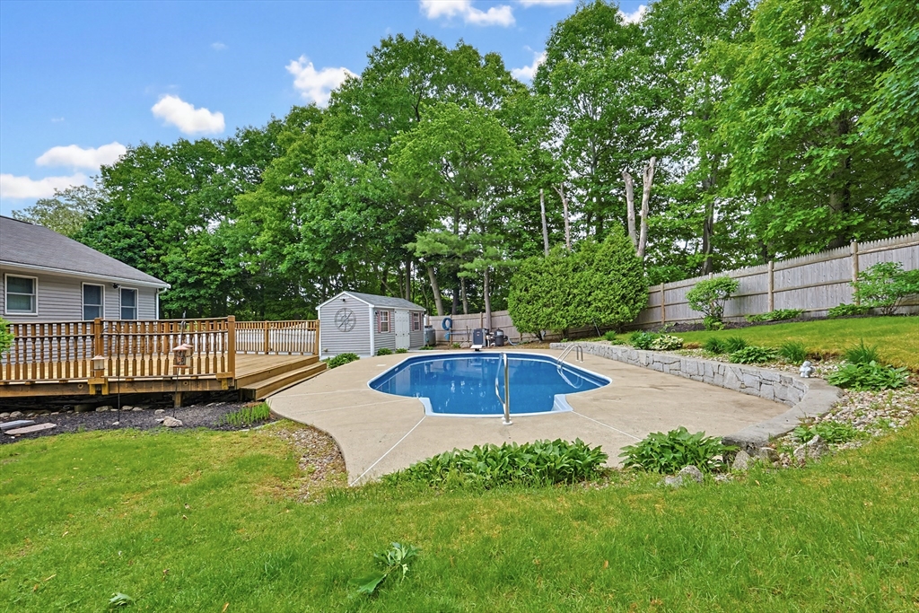 5 Otter Pond Road Lynnfield, MA 01940 - Photo 3 of 42