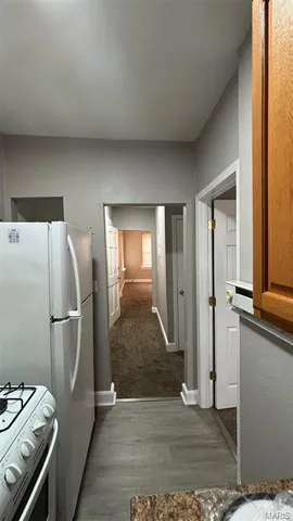 $725 | 7166 Lyndover Place, Unit E, St. Louis, MO 63143