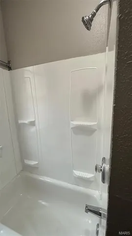 $725 | 7166 Lyndover Place, Unit E, St. Louis, MO 63143