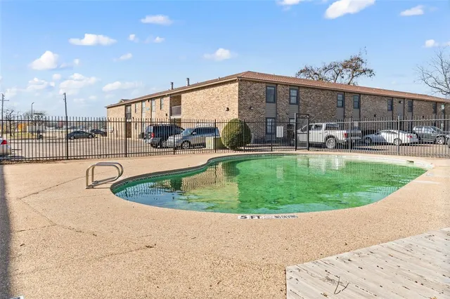 $149,900 | 1421 South 12th Street, Unit 210, Waco, TX 76706