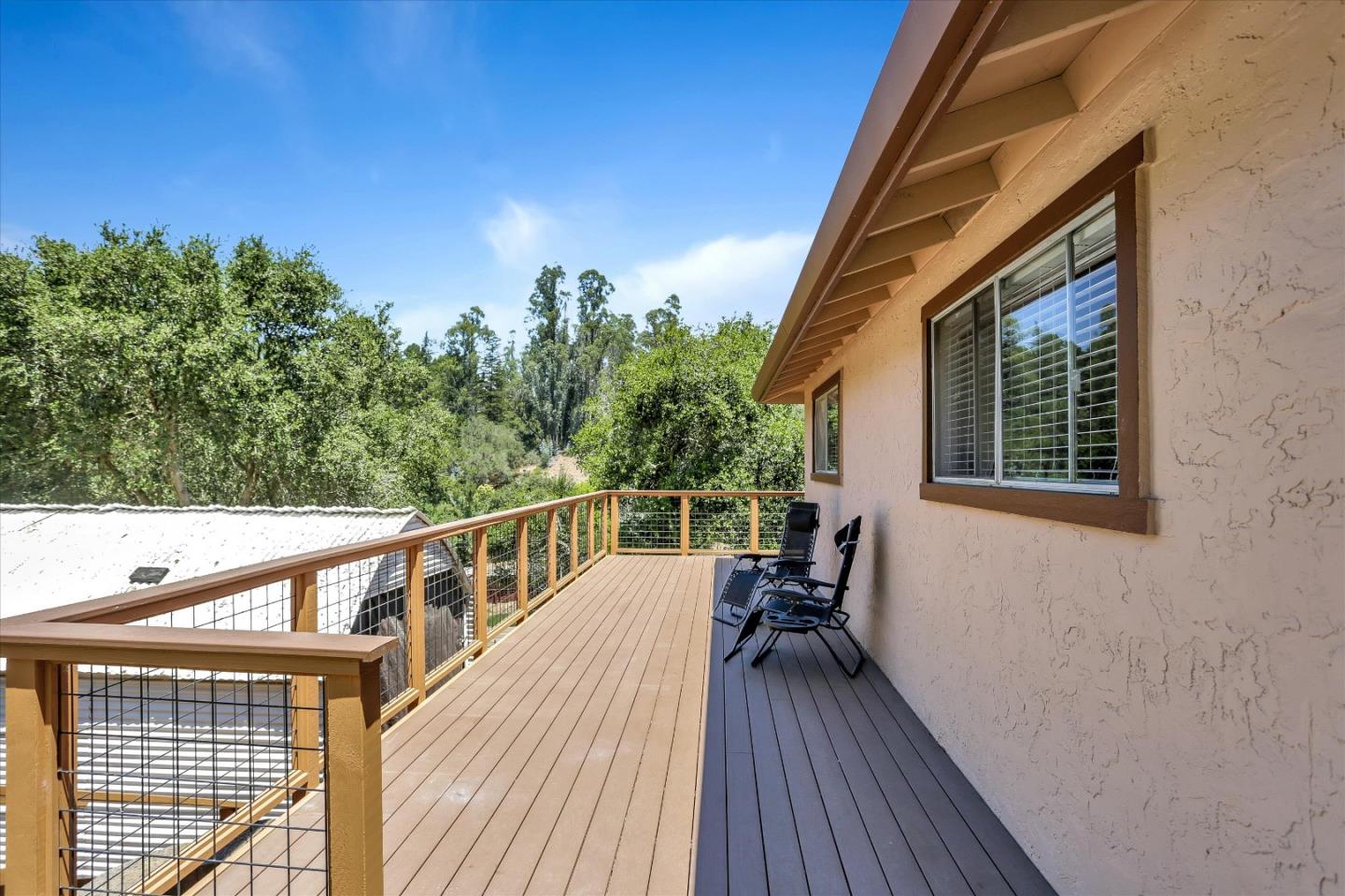 630 Paradise Road Salinas, CA 93907 - Photo 25 of 37 a view of balcony with furniture