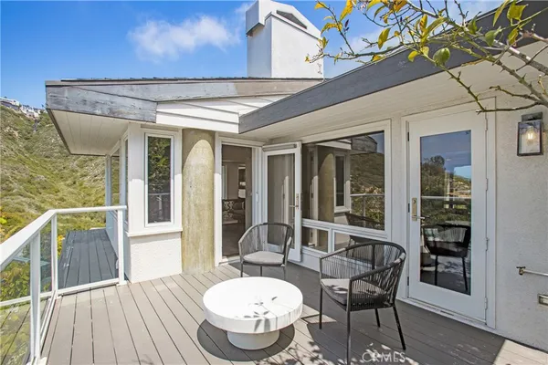 $20,000 | 546 Temple Hills Drive, Laguna Beach, CA 92651