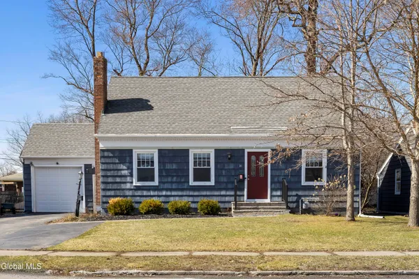 $310,000 | 16 John David Lane, Albany, NY 12208