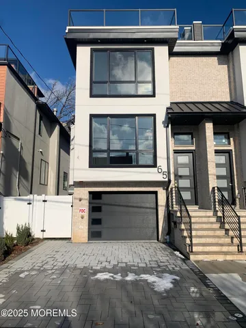 a view of a entryway door of the house